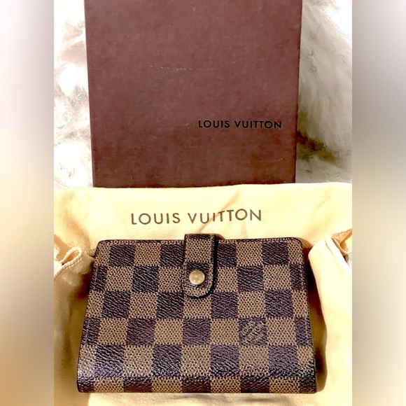 Authentic Louis Vuitton Damier Ebene Wallet - Picture 3 of 14